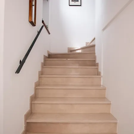 Olihouse Apartman *